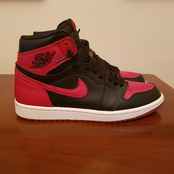 AIR JORDAN 1 "BANNED" - Picture 2 of 8